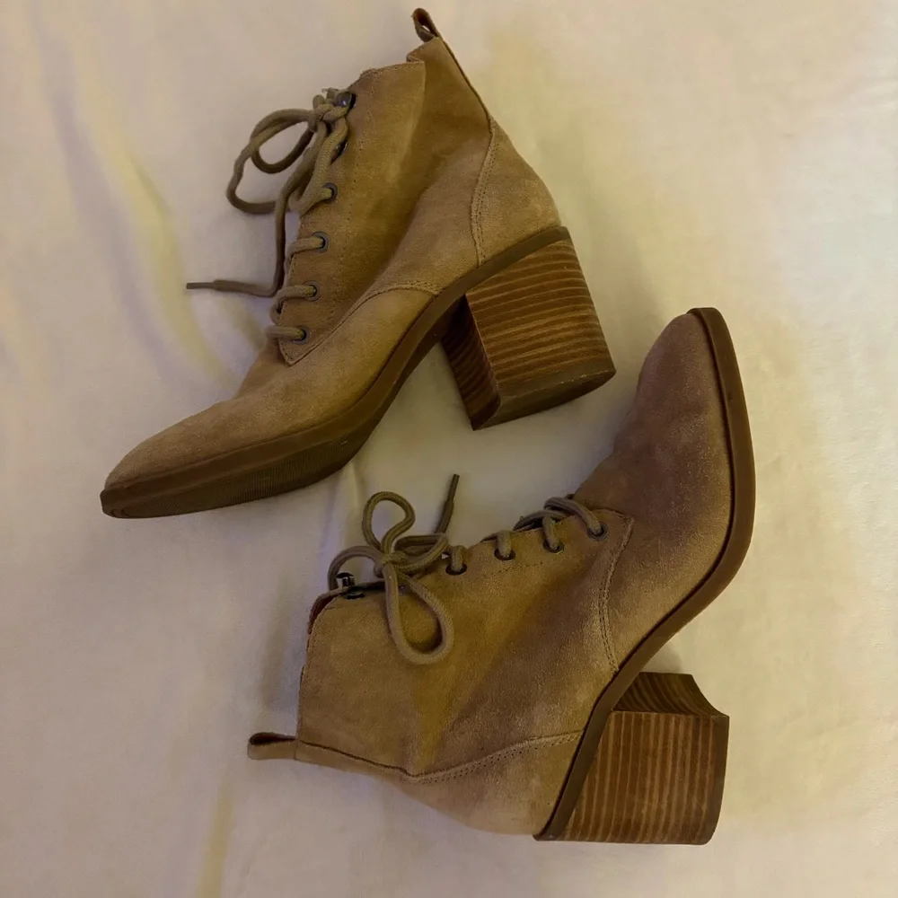 Lucky Brand Lace-Up Tan Suede Leather Ankle‎ Booties